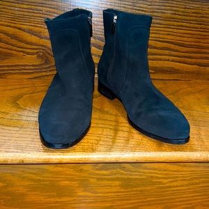 La Canadienne Suede Booties